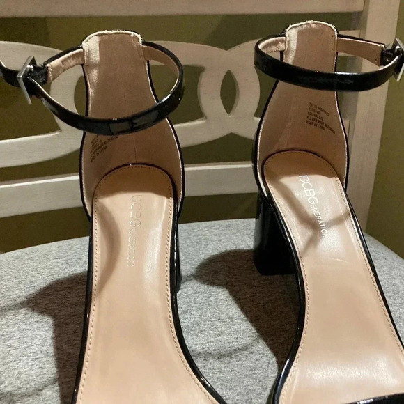 BcBgeneration Talia Black Ankle Strap Heels Size 9.5 - Picture 8 of 8